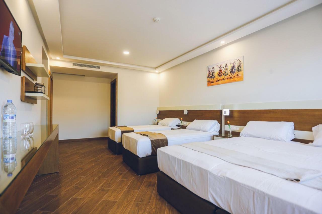 Hotel Makarim Tétouan エクステリア 写真