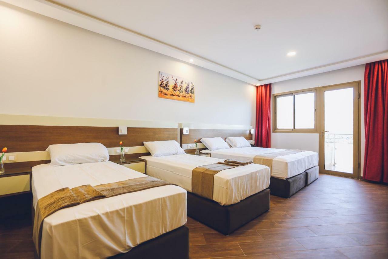 Hotel Makarim Tétouan エクステリア 写真