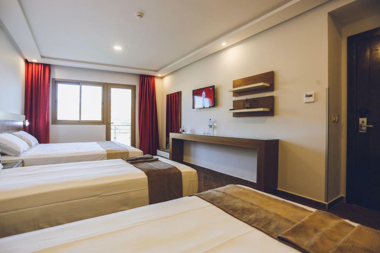 Hotel Makarim Tétouan エクステリア 写真